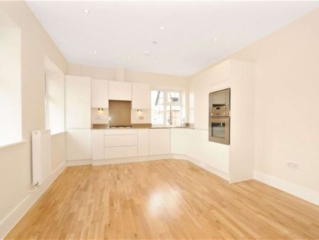 A stylish first floor one bedroom apartment refurbished to a high standard offering a private terrace and one parking space - Photo 4