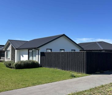 Three Bedroom Home - Photo 1