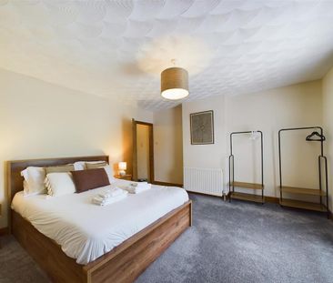 2 bedroom end of terrace house to rent - Photo 4