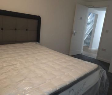 1 bedroom in a house share to rent - Photo 4