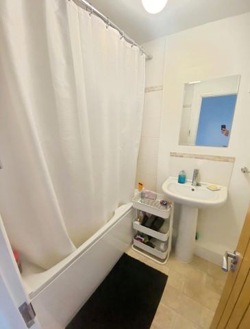 2 bedroom end of terrace house to rent - Photo 3