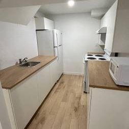 1 bedroom basement with separate entrance - Photo 1