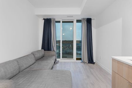 For Lease - 220 Missinnihe Way Unit# 715, Mississauga, Ontario - Photo 2