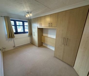 4 bedroom detached house to rent - Photo 2