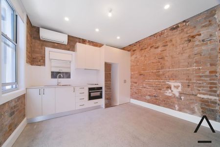 Spacious One Bedroom Apartment - Photo 4