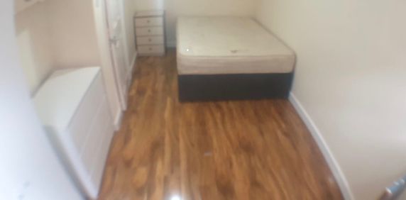 1 Bed - 13 Colenso Mount, Leeds - LS11 0DQ - Student/Professional - Photo 2