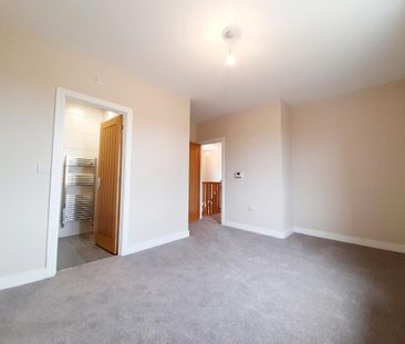 4 bedroom semi-detached house to rent - Photo 4