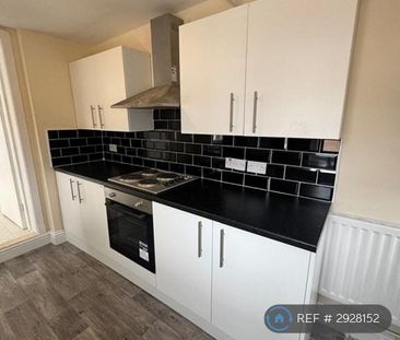 3 bedroom flat to rent - Photo 5