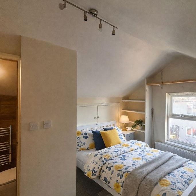 4 bedroom property to rent - Photo 1