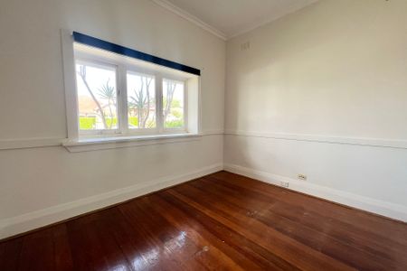 112 Willison Road, Carlton. - Photo 4