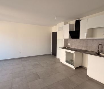 Location Appartement 3 pièces 55m² - Photo 4