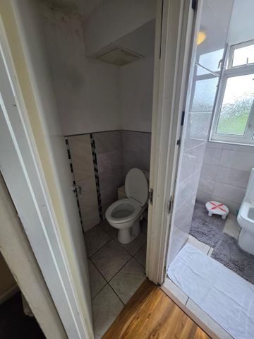 1 bedroom in a house share to rent - Photo 5