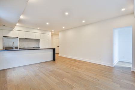 3 Bedrooms - Photo 3