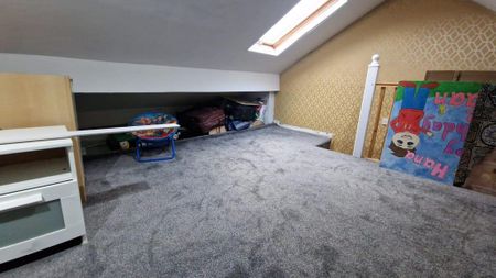 5 bedroom end of terrace house to rent - Photo 3