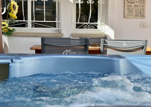 Chalet adosado · Alquiler a largo plazo ·
