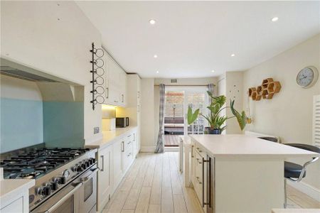 2 bedroom maisonette to rent - Photo 4