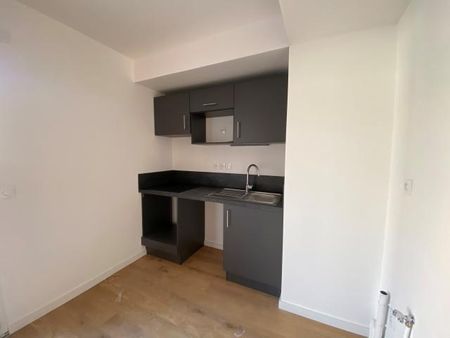 Location Appartement 2 pièces 46m² CAEN 14000 - Photo 5