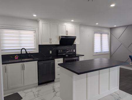 For Lease - 13 Rockport Crescent Unit# Main, Richmond Hill, Ontario - Photo 2