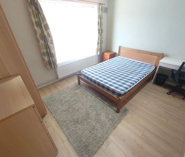 4 bedroom terraced house to rent - Photo 1