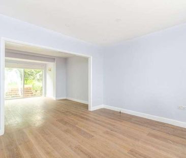 Woodlea Drive, Bromley, BR2 - Photo 1