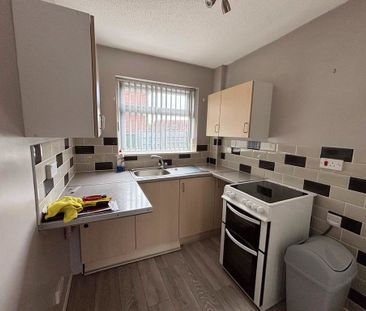 1 bedroom maisonette to let - Photo 3