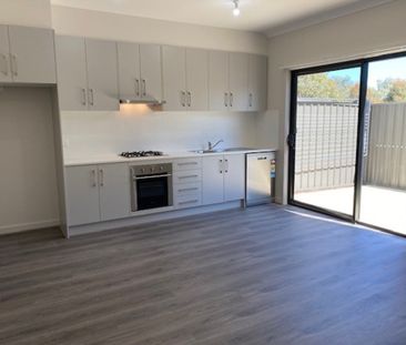 Modern 3 Bedroom Townhouse - Photo 1