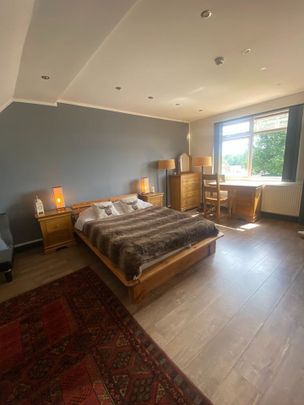 Room in a Shared House, Prestwich, M25 - Photo 1