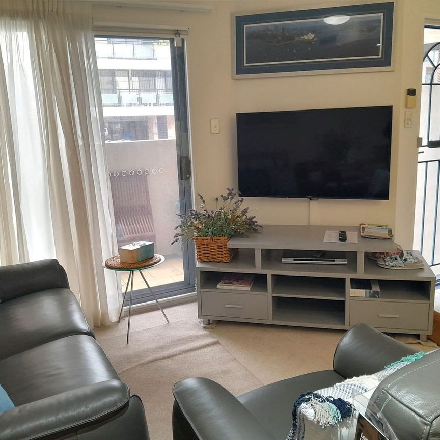 Narrabeen T/H. Furn. Master B/R and 2nd B/R with Office Space and 1 x King Single Bed - Photo 1