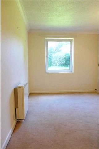 1 bedroom retirement property to rent - Photo 5