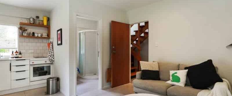 Gorgeous Home + Self Contained Unit! - Photo 1