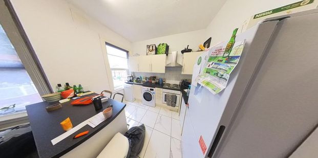 4 bedroom flat to rent - Photo 1