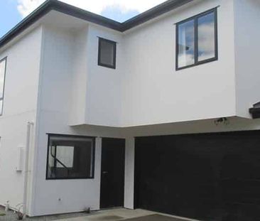 Trendy Townhouse in fabulous location - Photo 5