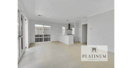 Spacious Family Home - Modern Living in a Peaceful Neighbourhood! - Photo 4