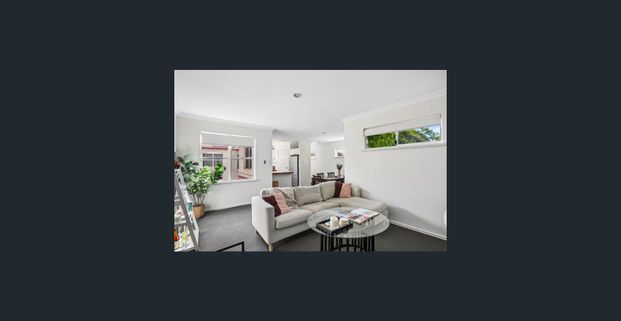 PRIVATE REAR TOWNHOUSE - WALK TO LEEDERVILLE STRIP - Photo 1