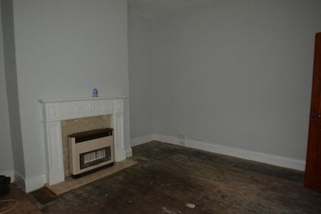 2 bedroom ground floor flat to rent - Photo 5