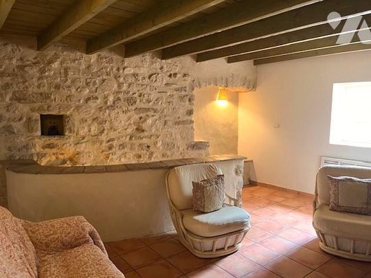 A LOUER MAISON DE VILLAGE MEUBLEE avec TROPEZIENNE - Photo 1