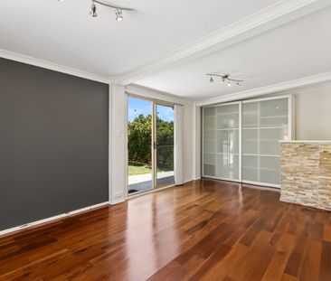 White picket charmer with modern comforts - Photo 4