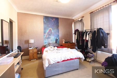 3 bedroom terraced house to rent - Photo 4