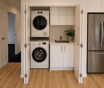Stunning renovated end unit - Photo 6