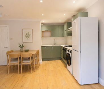 3 Bed Flat, Geraldine Road, SW18 - Photo 5