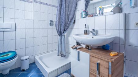 Wohnen mit eigenem Gartenparadies / Idyllische Lage nahe Engen - Photo 2