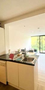 Wolfe Crescent Room 4 - Photo 3