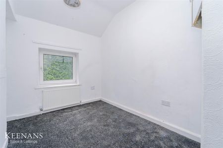 West Crescent, Accrington - Photo 3