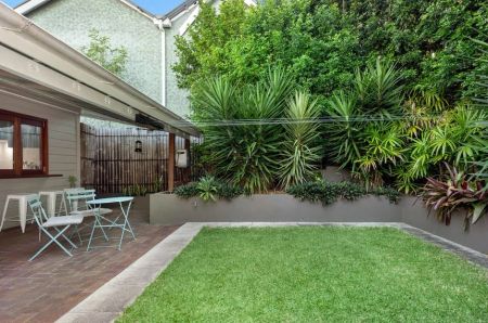 Cute as a button! - Photo 3