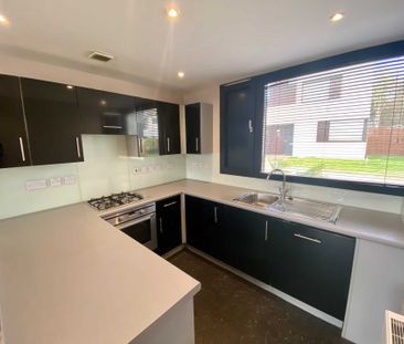 Price £1,300 pcm - Available 29/05/2026 - Unfurnished - Photo 2