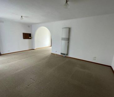 FAMILY HOME | GREAT LOCATION | - Photo 1