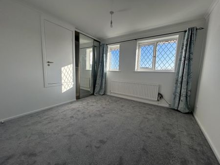 2 bedroom semi-detached house to rent - Photo 4