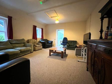 8 bedroom house to rent - Photo 2