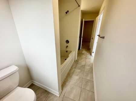 For Lease - 3 Bee Crescent Unit# Upper, Brantford, Ontario - Photo 3