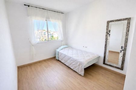 2 Bedroom Apartment For Rent in Marbella, Málaga - Photo 4